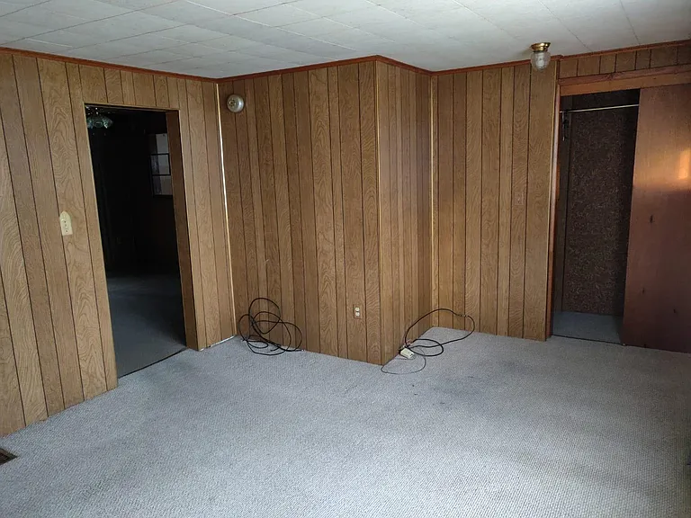 1344 Linwood Ave — Photo 16