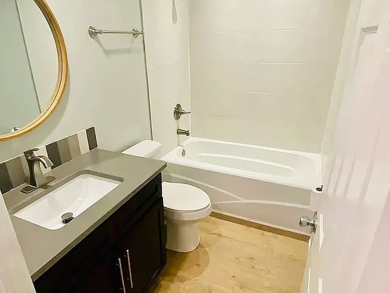 308 E Jane St #A — Photo 5