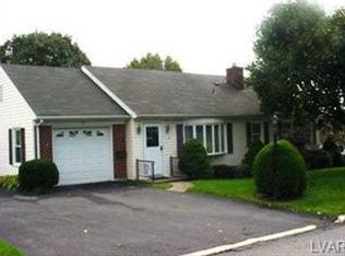 230 Hillside Ave, Nazareth, PA 18064