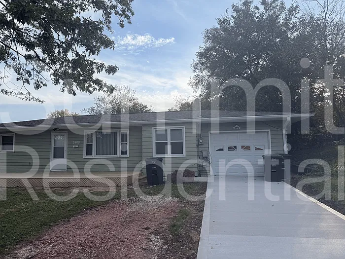 3 bed, 1.0 bath, 1072 sqft, $1,495 — Photo 1