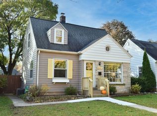 8025 W Lorraine Pl, Milwaukee, WI 53222