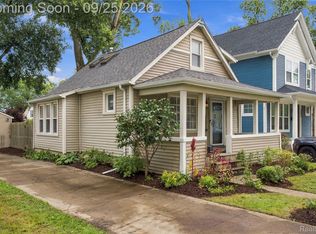 2696 Wakefield Rd, Berkley, MI 48072