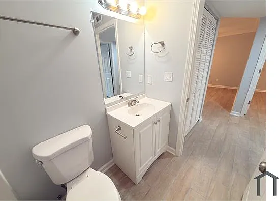 2 bed, 736 sqft, $1,275 — Photo 2