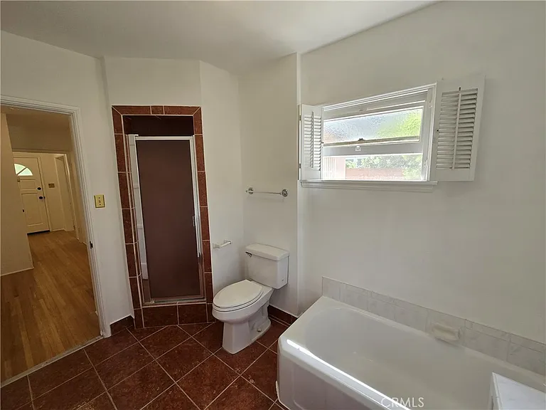 240 Euclid St — Photo 24