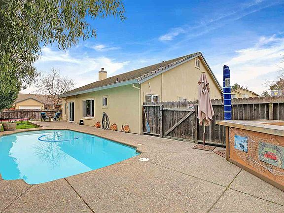 4th image of 5494 Arrowhead Ct
