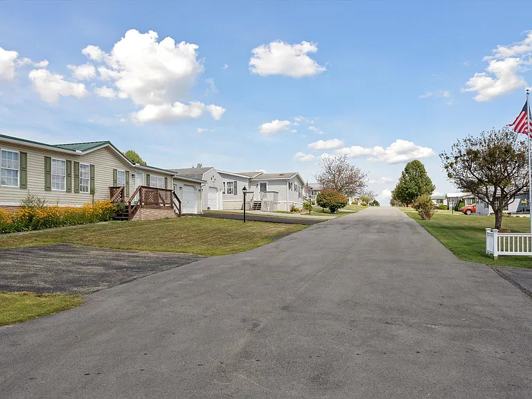 Sunny Acres — Photo 47