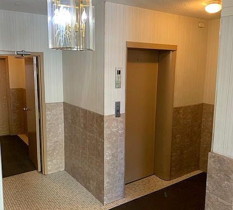 5th image of 6217 N Winthrop Ave #308