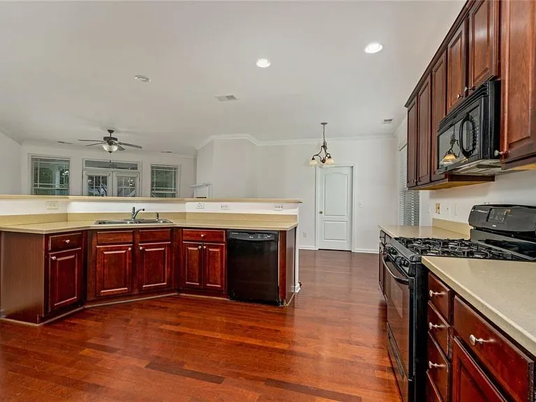210 Harmony Lake Dr — Photo 15