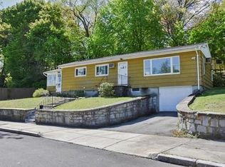 15 W Kenneth St, Lawrence, MA 01843