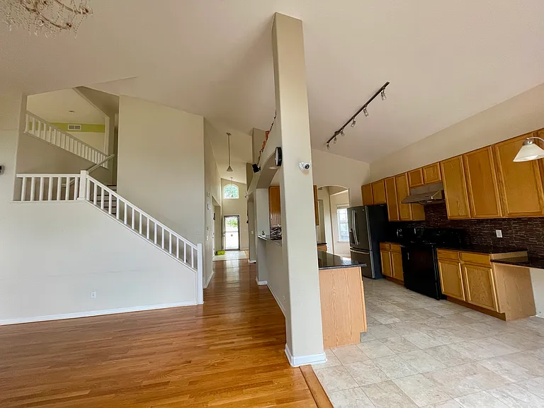 5447 S Valdai St — Photo 11