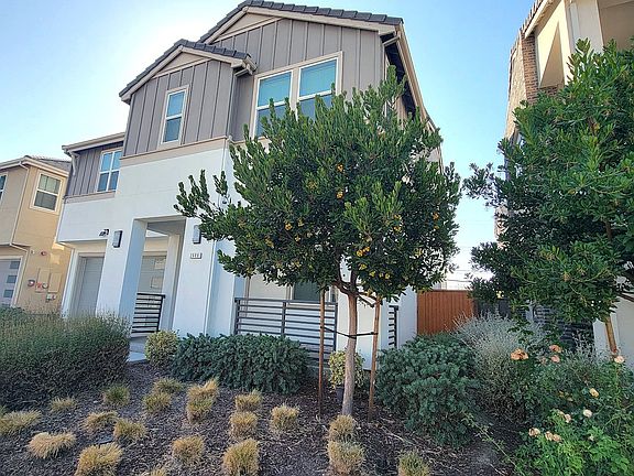 3rd image of 2689 Tranquility St