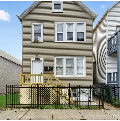 8253 S Brandon Ave #1F Photo 1