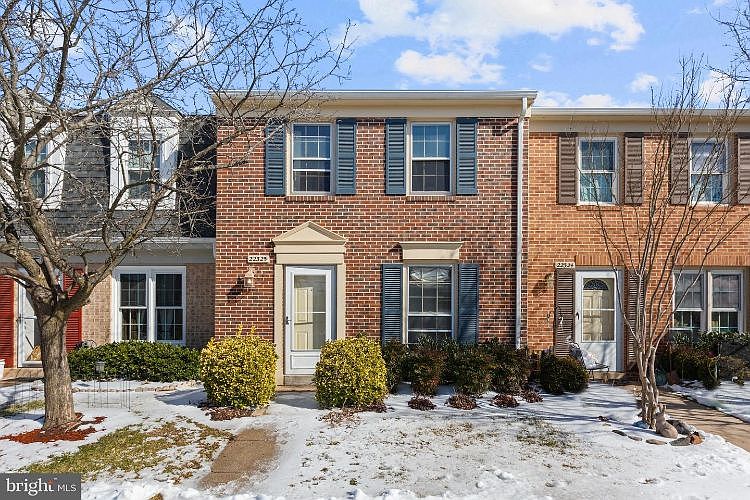 1st image of 22325 Mayfield Sq #28