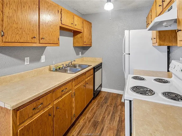 1601 Brentwood Dr #A — Photo 17