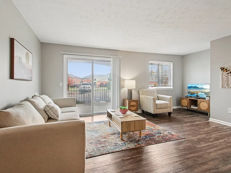 CenterPointe Apartments & Townhomes — Photo 18