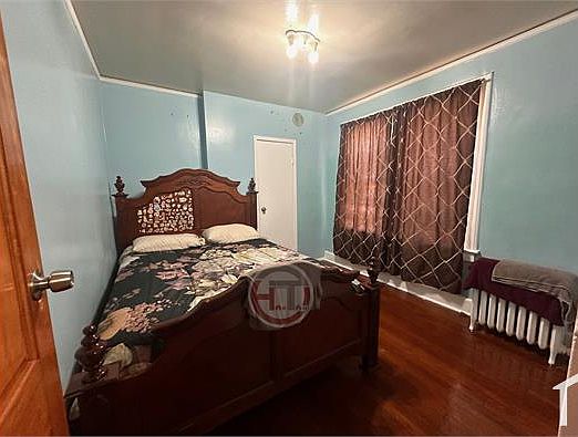3rd image of 4762 Carpenter Ave Floor 2