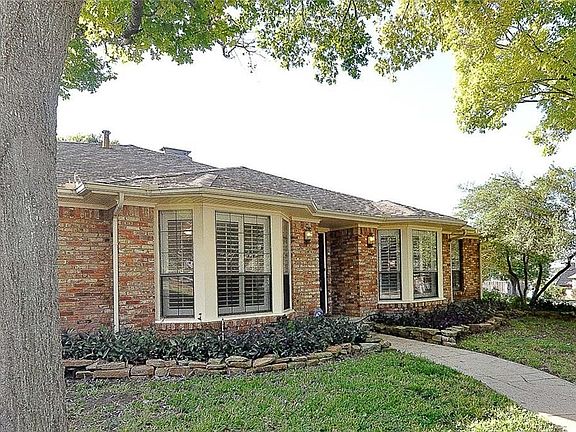 2nd image of 4413 Scenic Cir