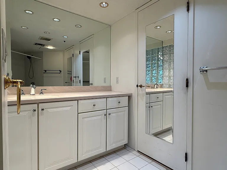 198 Burkhall St #505 — Photo 12