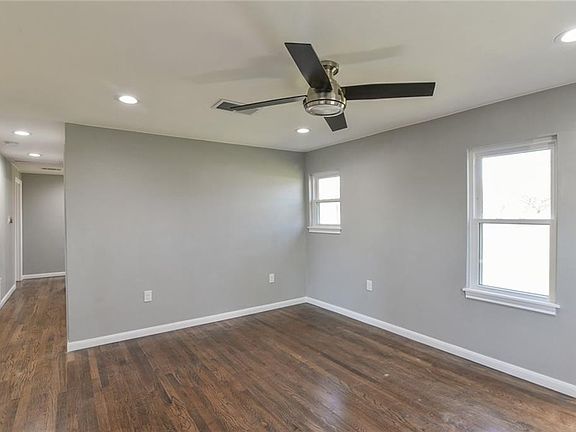 4th image of 8008 Raymond Ave