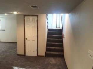 809 SW Hillcrest Ln, Blue Springs, MO 64015