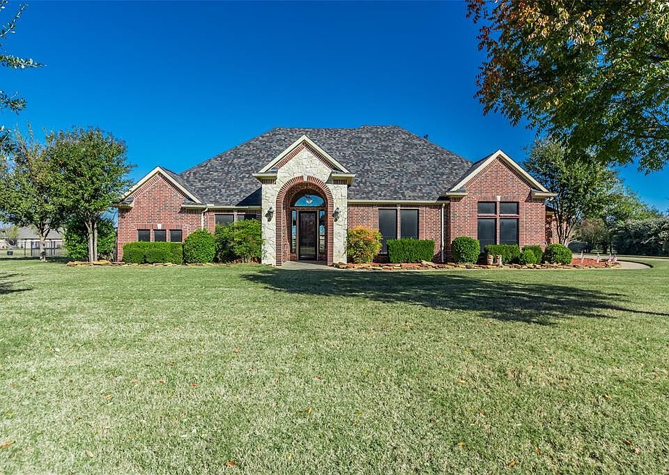1st image of 2990 Forest Dr