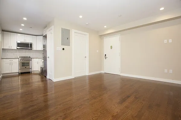 Rented by REAL New York | media 22