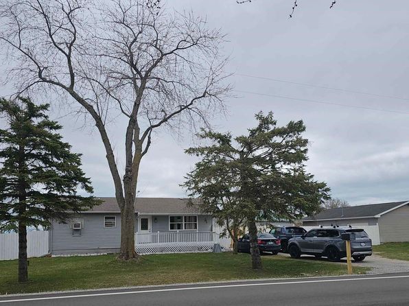 1558 N Seven Mile Rd, Pinconning, MI 48650