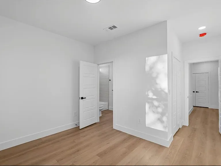 2713 1st Ave — Photo 7