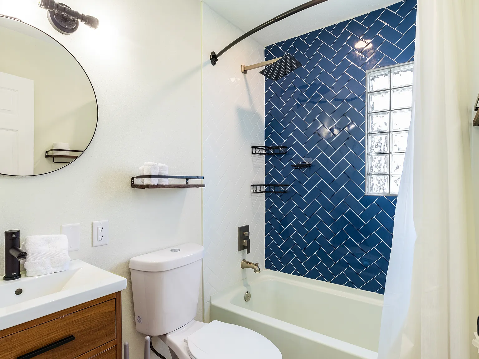 1 bed, 550 sqft, $1,800 — Photo 3