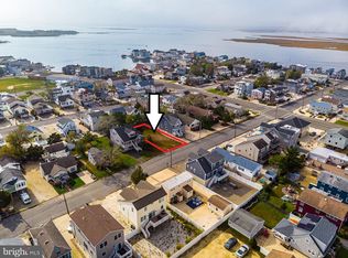 268 W 17th St, Ship Bottom, NJ 08008
