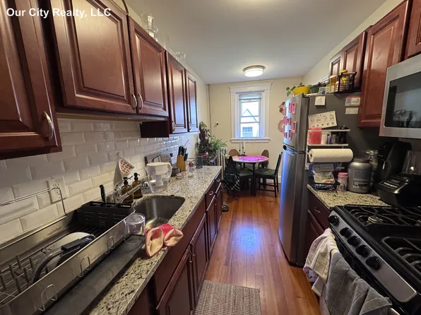 15 Linnaean St APT 11, Cambridge, MA 02138
