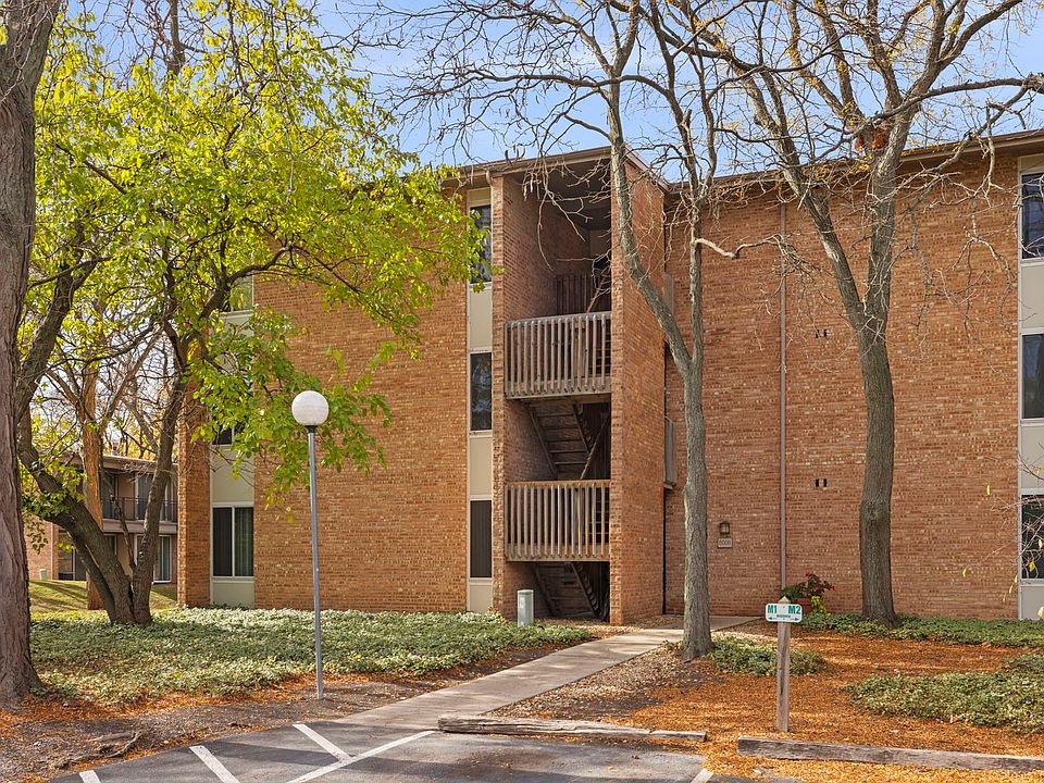 1st image of 6008 E Lake Dr APT 1A