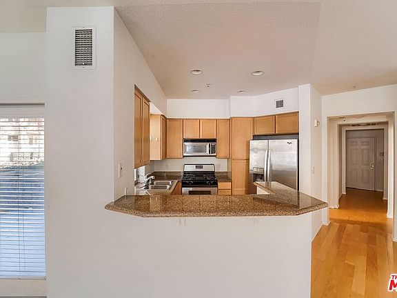 3rd image of 6400 Crescent Park E APT 124