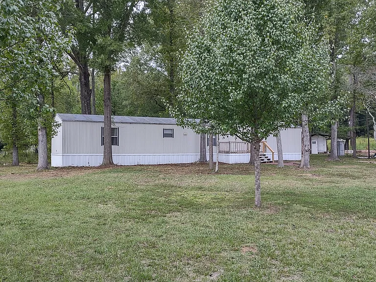 39 Watertown Rd — Photo 3