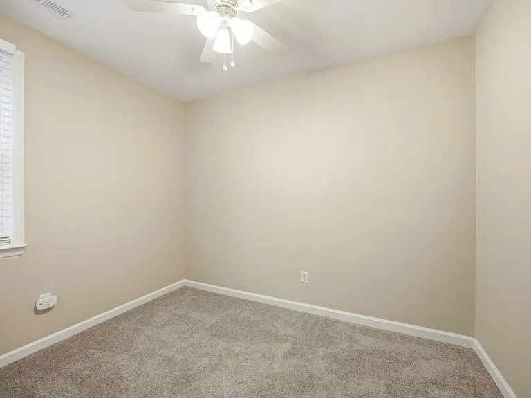 1000 Hornbuckle Ct — Photo 34