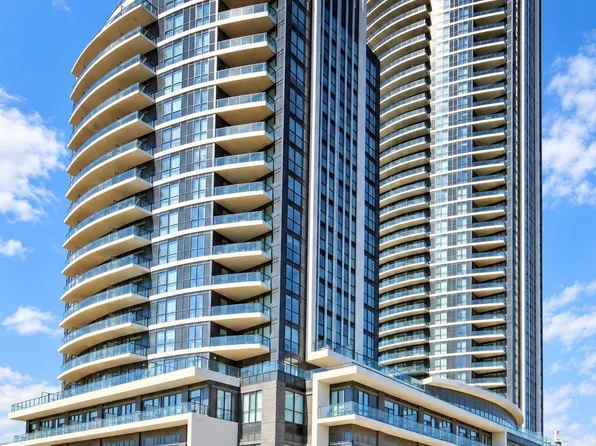 65 Watergarden Dr #303, Mississauga, ON L5R 0G9