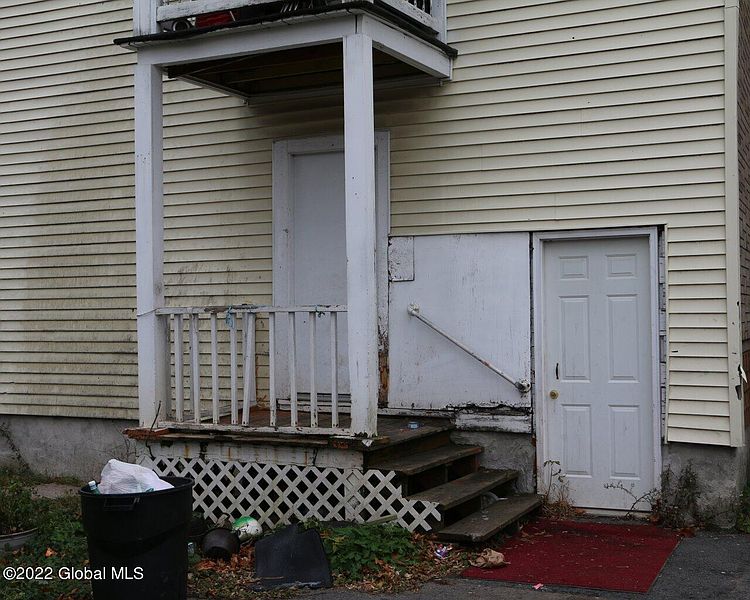 4th image of 1417 Neilson Street