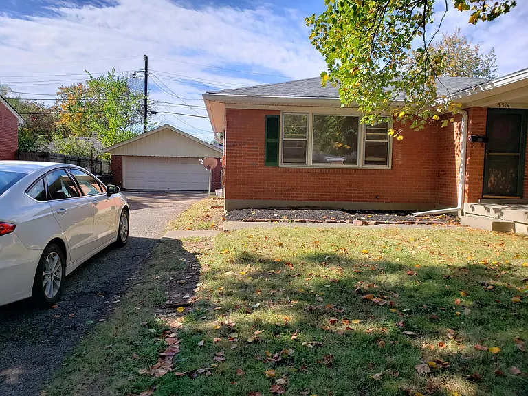 3314 Cawein Way — Photo 2