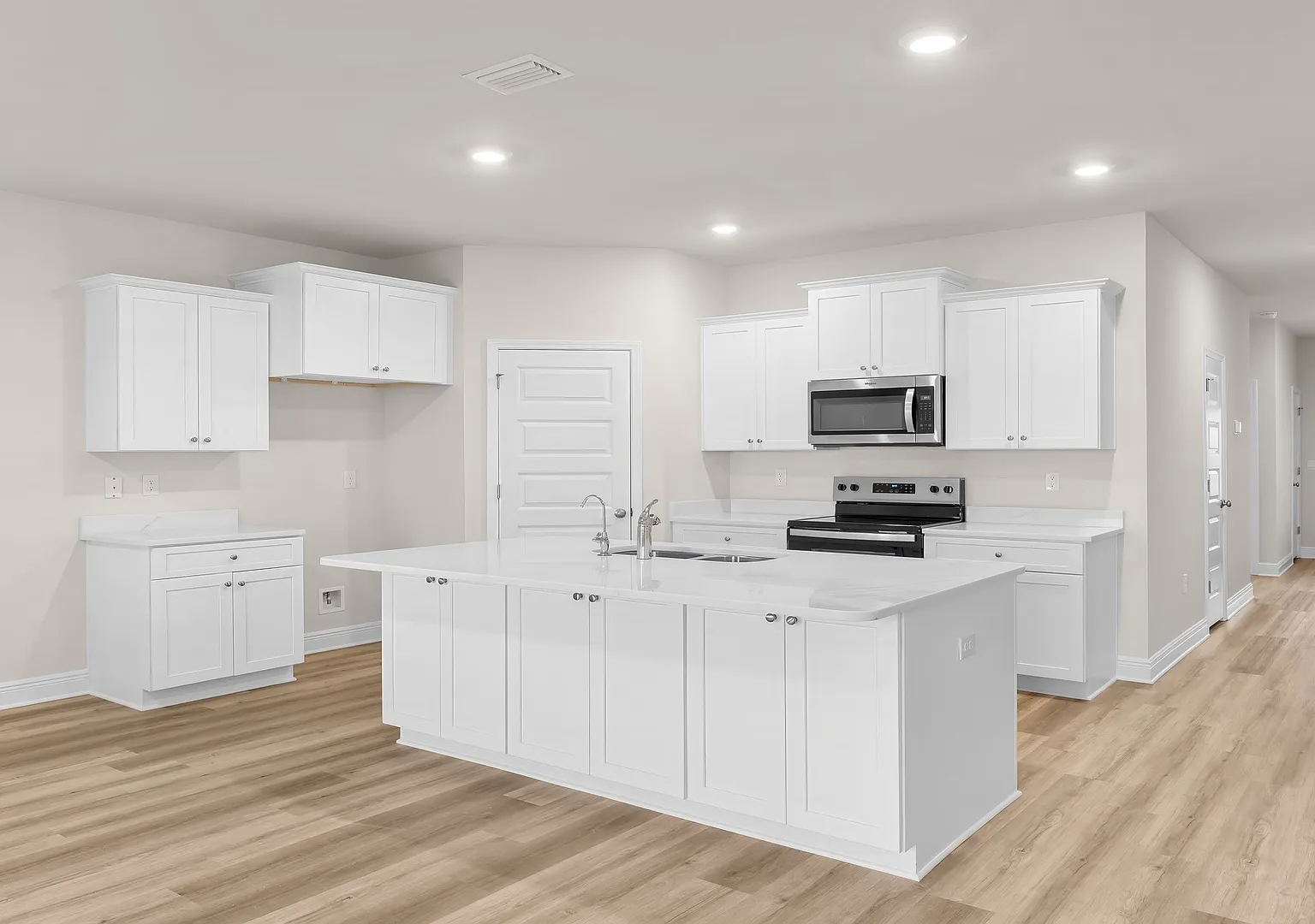 4 bed, 1812 sqft, $2,395 — Photo 3