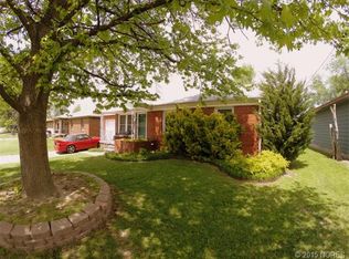 1305 NE 4th St, Pryor, OK 74361