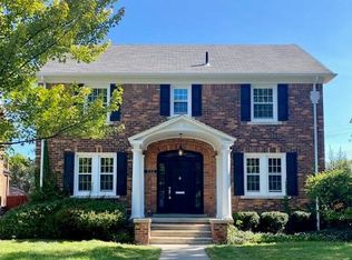 932 Washington Rd, Grosse Pointe, MI 48230