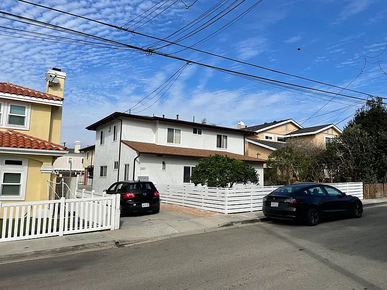 Pullman Lane Residences — Photo 47
