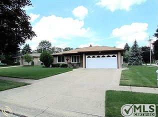 18999 Bainbridge Ave, Livonia, MI 48152