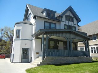 3125 N Hackett Ave, Milwaukee, WI 53211