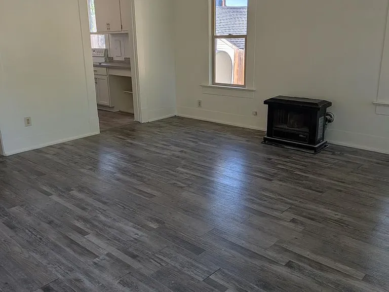 1020 Jefferson St — Photo 2