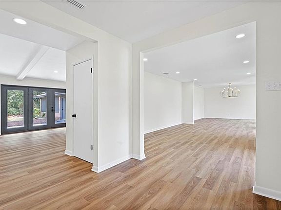 2nd image of 241 Suzanne Cir