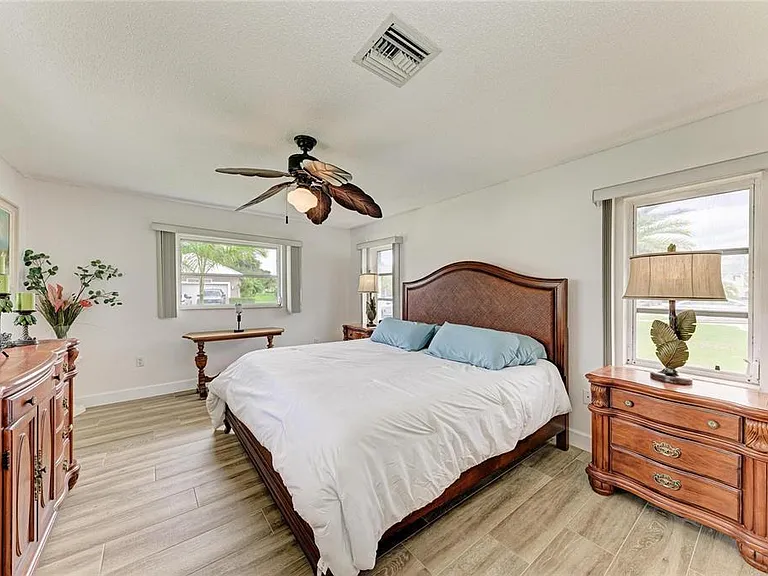 405 Bayside Ln — Photo 36