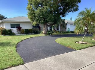 690 Keene Rd, Largo, FL 33771