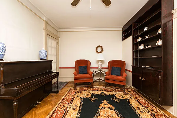 Sold by REMAX Elite | media 15