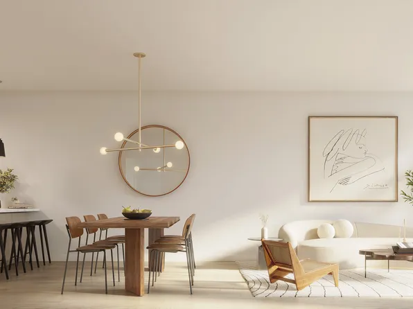 30-05 Vernon Boulevard image 2 of 11